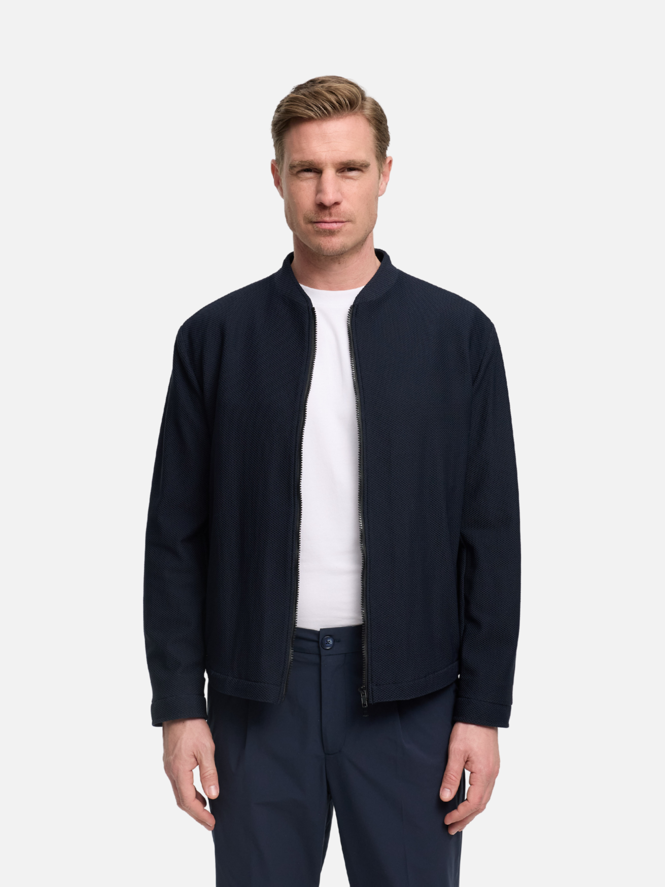 231669-680 DiAudio | Navy