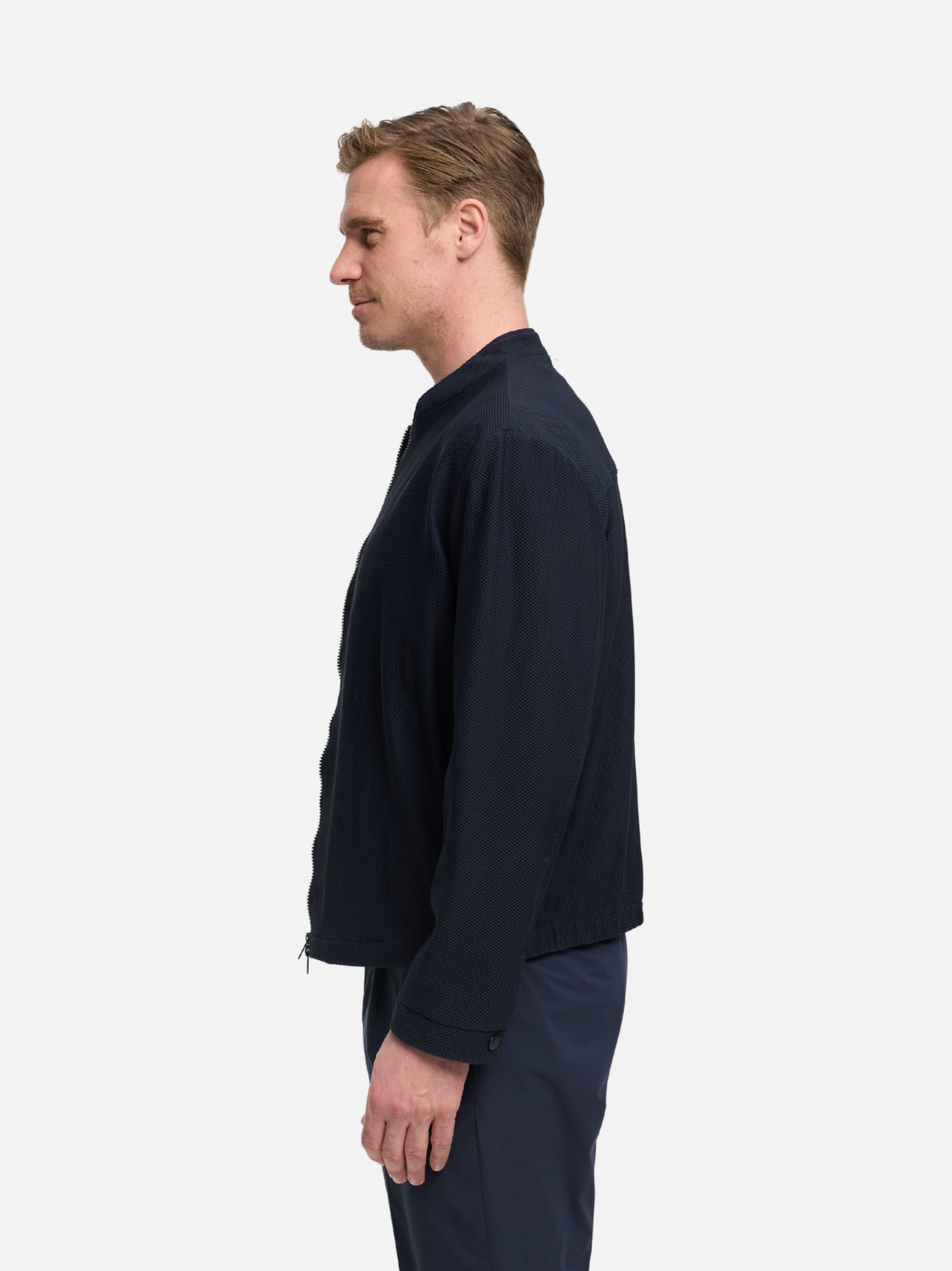 231669-680 DiAudio | Navy