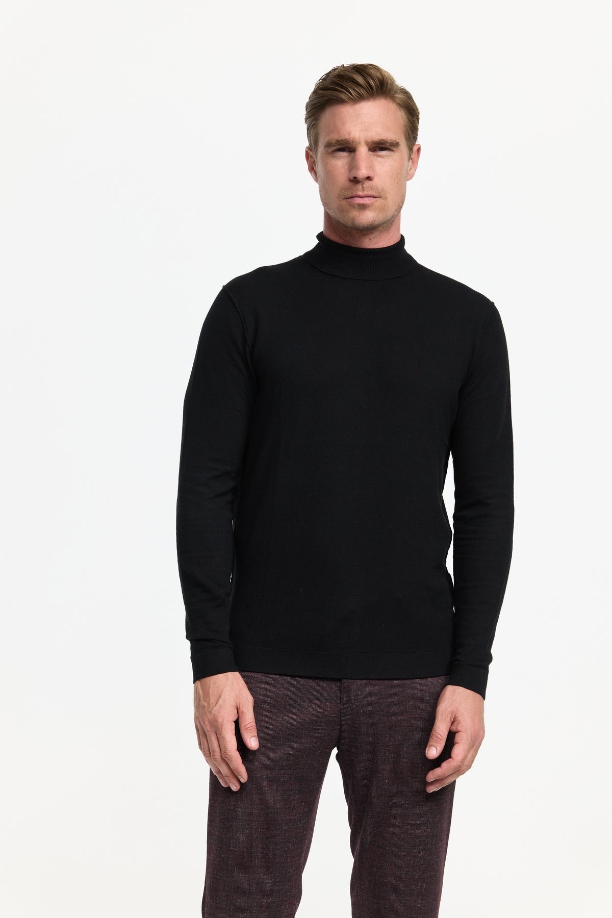 Turtleneck sweater DiRolf 402-900 Black