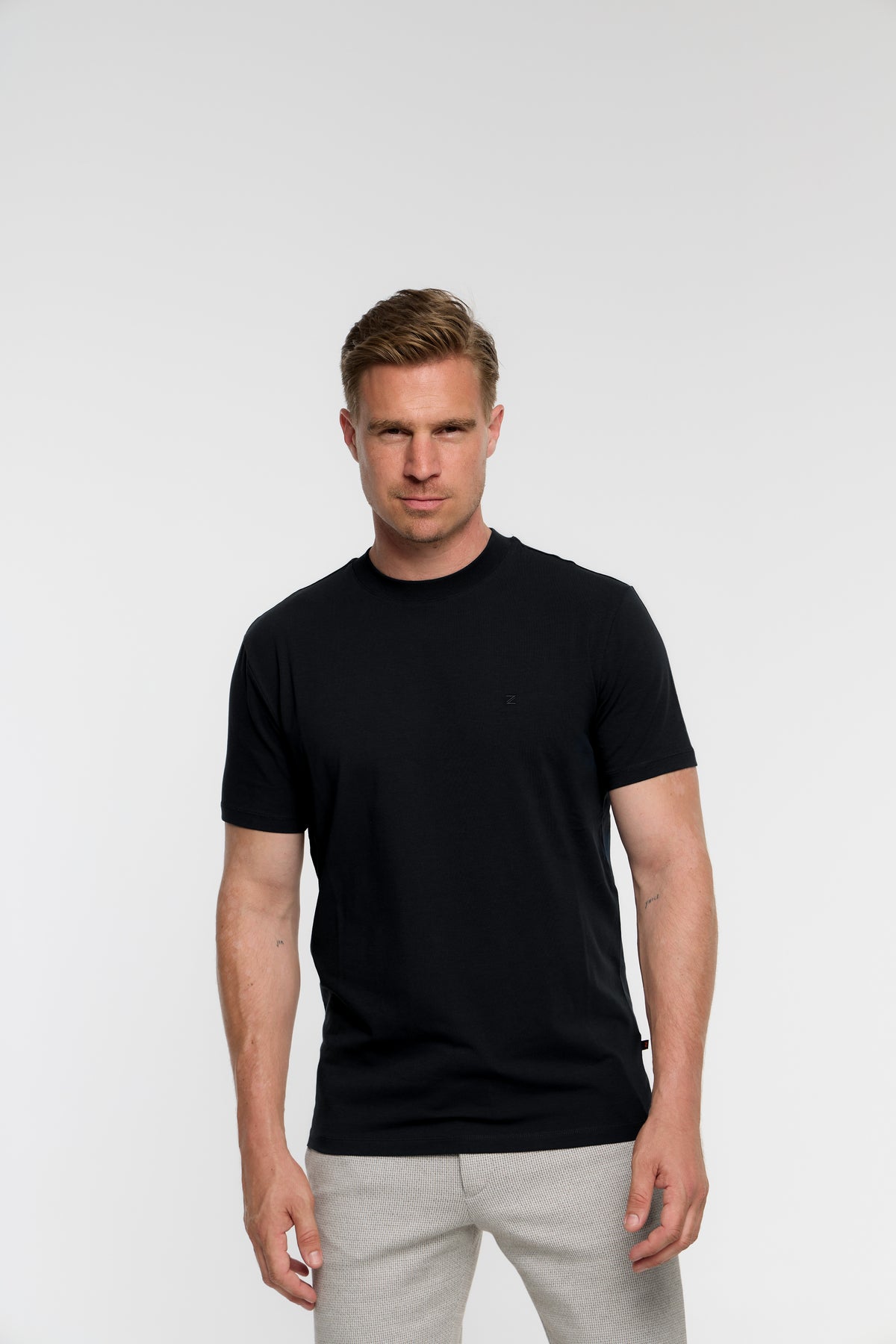 T-Shirt DiFlo 201-900 Black