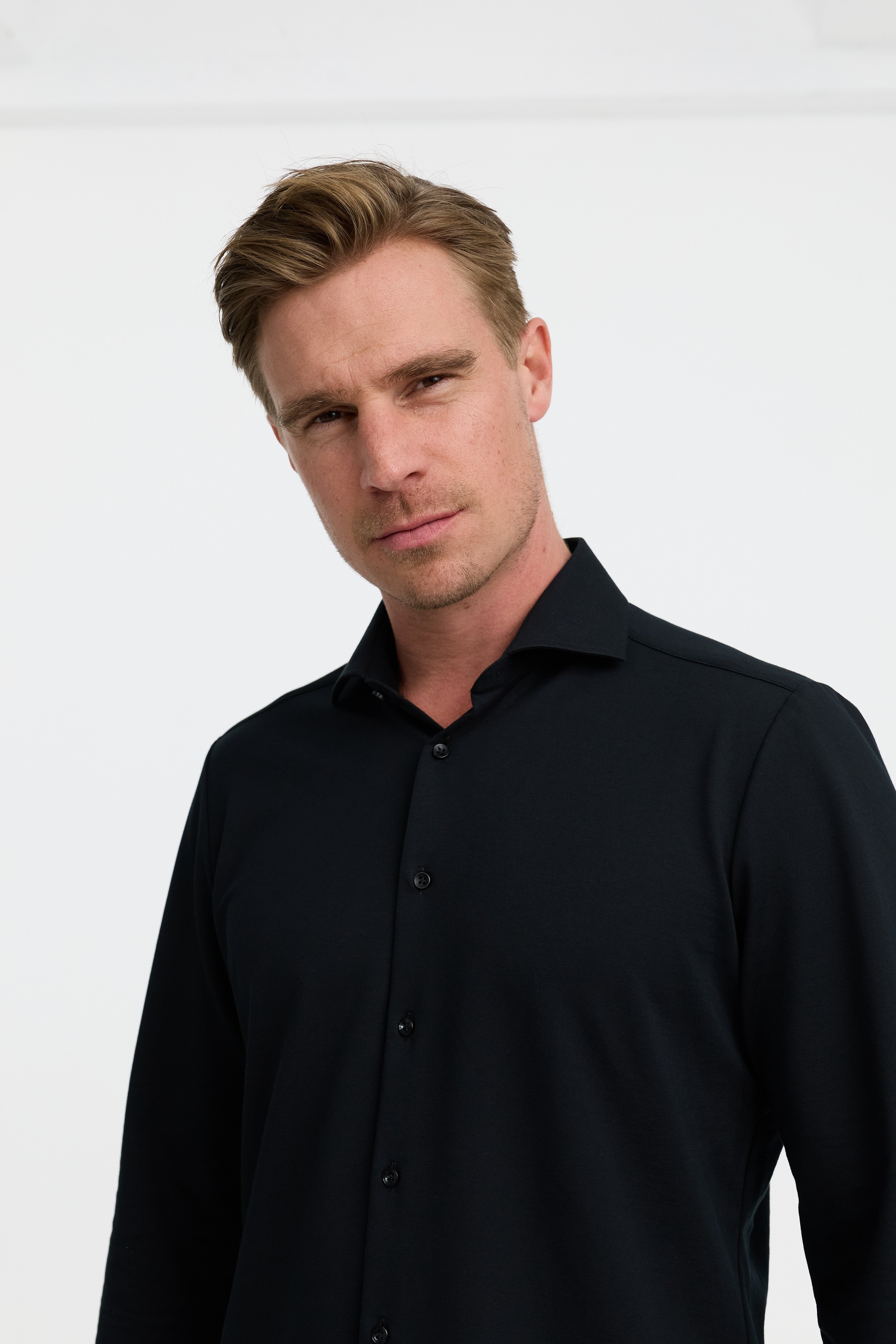 Slim Fit Hemd DiHans Schwarz 251680-900